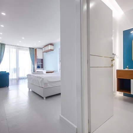 Sunrise Hotel